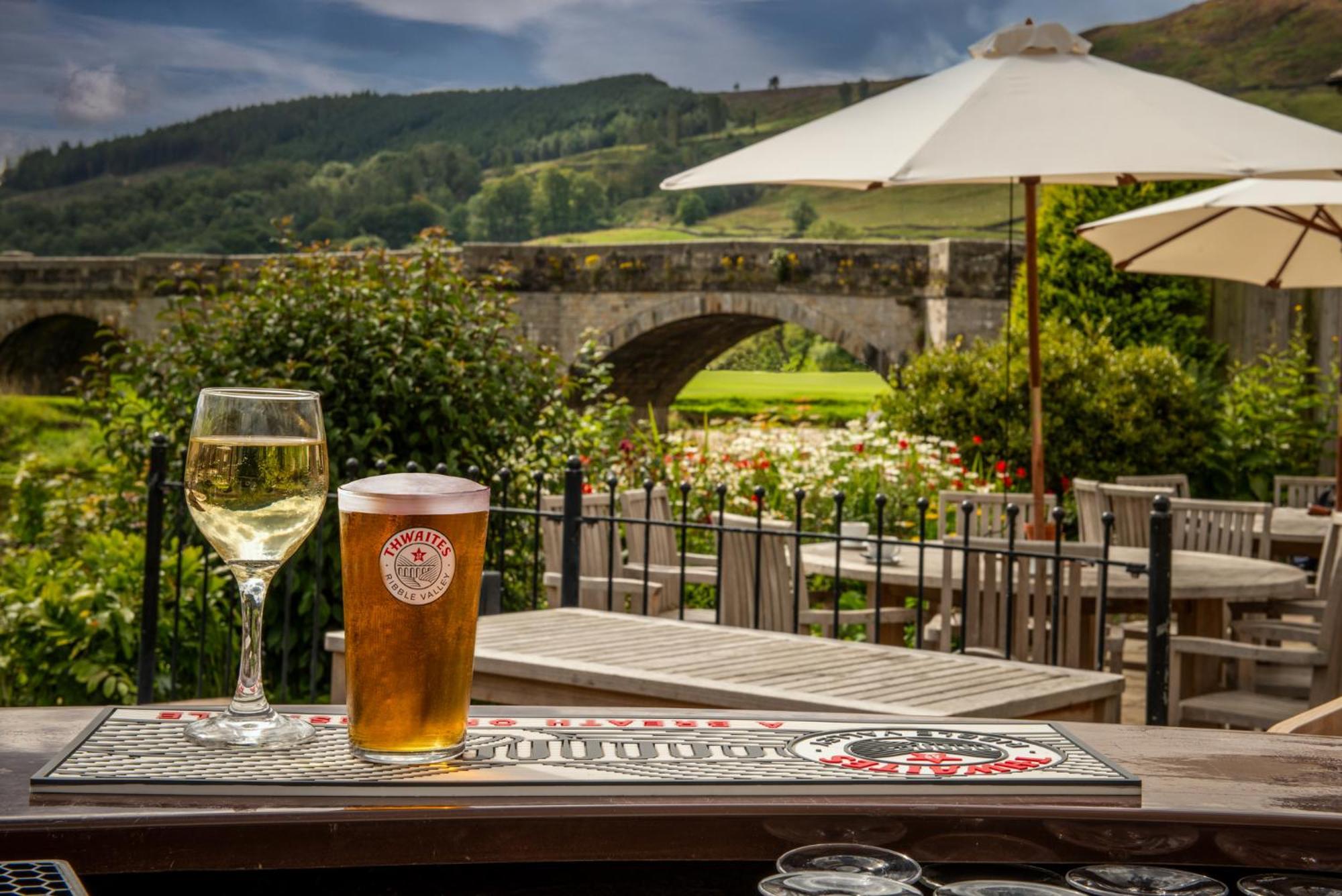 Hotel The Red Lion & Manor House Burnsall Esterno foto